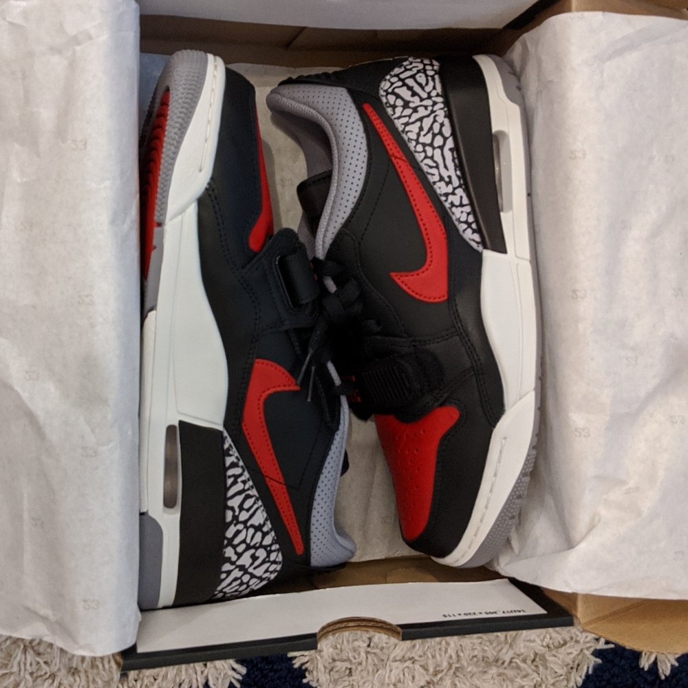 Air Jordan Legacy 312 (NWOT) Size 8